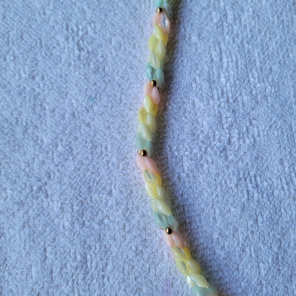 Dainty Vintage Pearl Cat's Eye Necklace Pastel yellow,  pink, gold - Picture 1 of 15